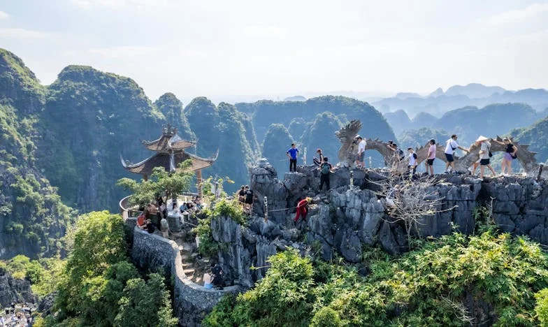 Když láska nestačí: Příběh matky, která nemůže soupeřit s bohatými rodiči zeťáka