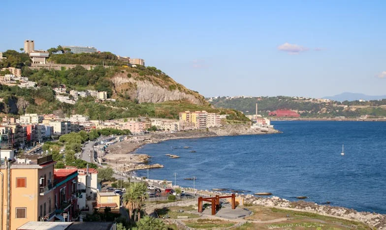 Když se domov změní v bojiště: Příběh o hranicích, rodině a odvaze říct dost