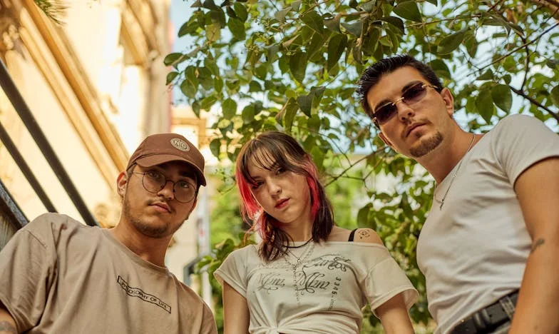 Když tchyně rozhoduje za mě: Příběh o hranicích a rodině