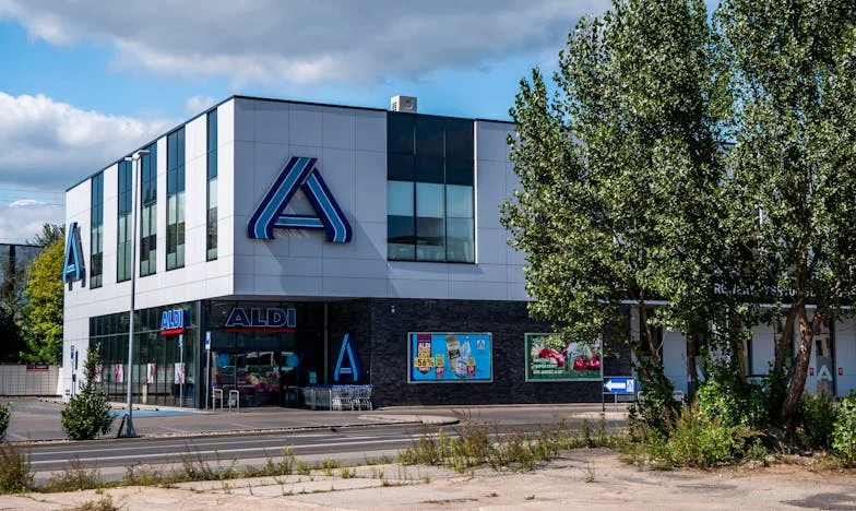 „Mami, tady jste to neumyli!“ křičela snacha z ložnice. Příběh Lindy, která se ztratila ve vlastním domě.