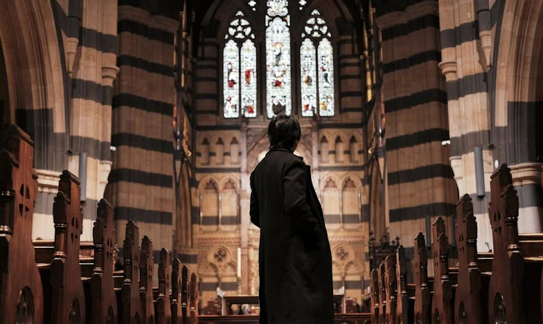 Moje sestra padla do pasti podvodníka. Jak ji přesvědčit, že je zneužívaná?