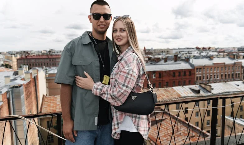 Volala jsem dohazovačce svého syna. Teď toho hořce lituji.