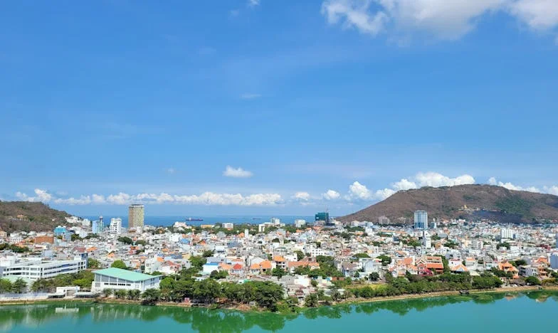 Za maskou manžela: Moje česká zpověď o zradě a novém začátku