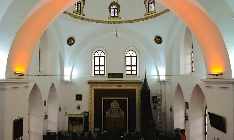 Mezi kladivem a kovadlinou: Když se rodina mého muže stala mým největším nepřítelem