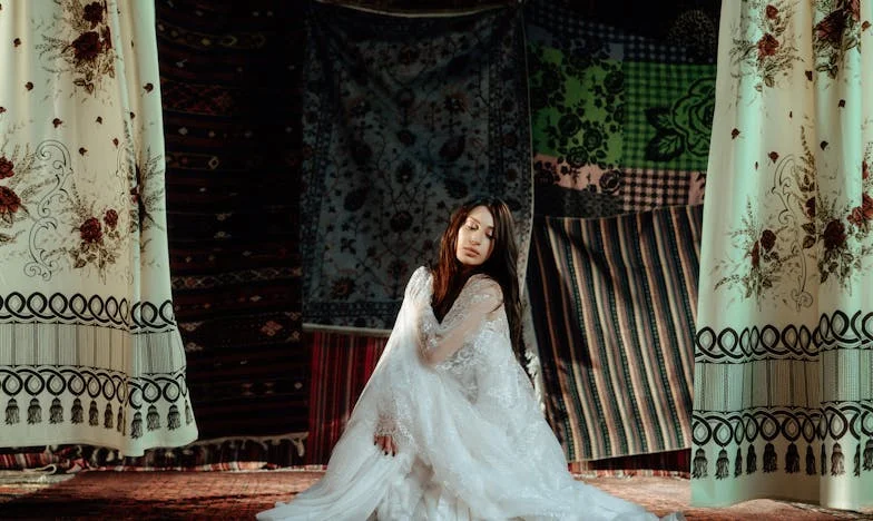 Neutíkej, Martina: Štěstí ti neuteče – Útěk nevěsty z dusivé rodiny svého snoubence