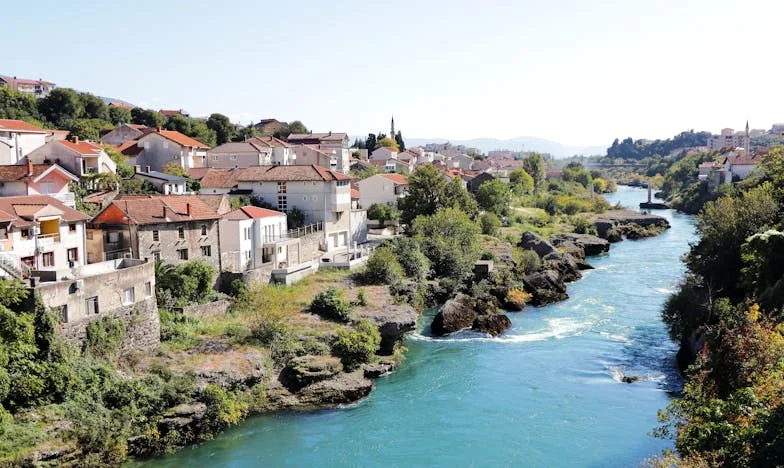 Jedno slovo na chodbě: Jak sousedčina poznámka rozbila mé manželství