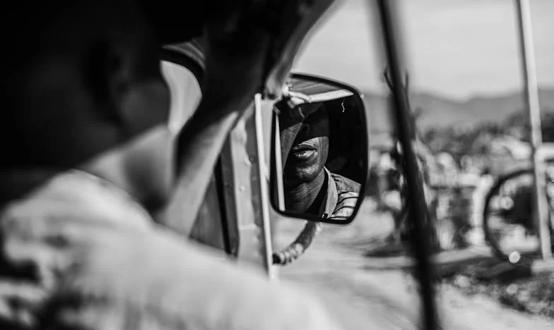 Jizvy na duši i na tváři: Příběh o přátelství, předsudcích a odpuštění