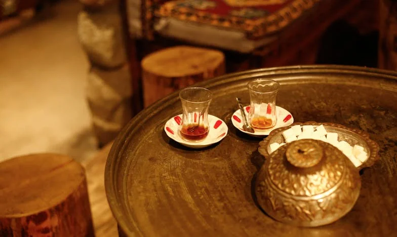 Mezi láskou a předsudky: Příběh Lucie z malého města