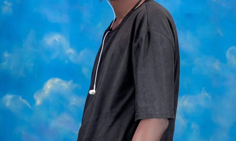 Můj syn mi nabídl peníze za úklid jeho bytu – Kde končí mateřská láska a začíná ponížení?