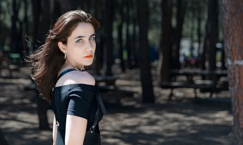 Rozbité zrcadlo: Příběh zrady, boje a nalezení sebe sama – vyprávění Mileny z Prahy