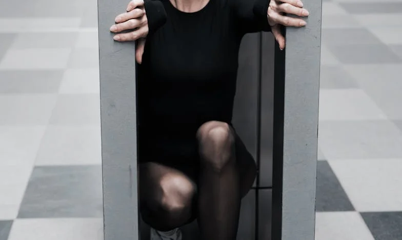 Za špinavým talířem: Tichý křik jedné tchyně