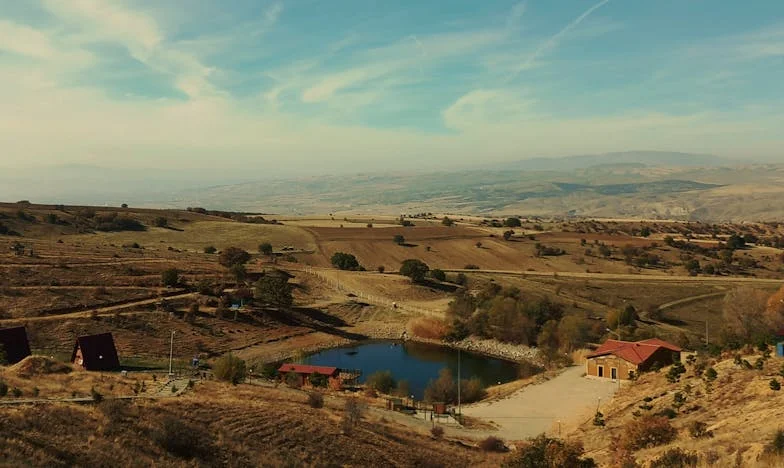 Za zavřenými dveřmi: Příběh jedné dokonalé dvojice