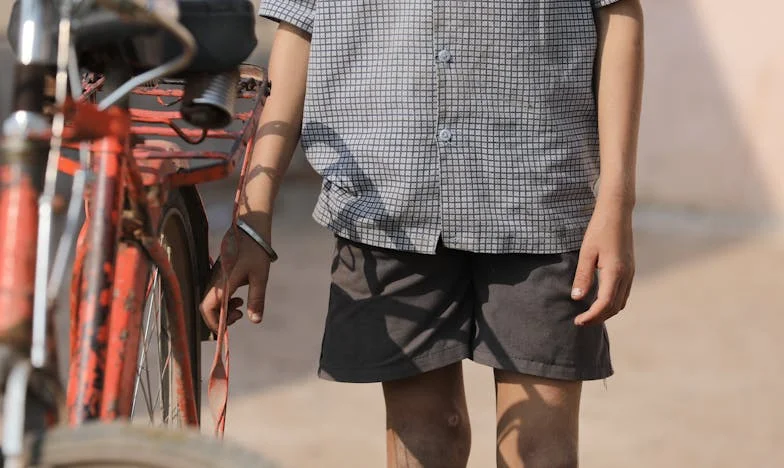 Bez kořenů: Příběh Nikoly, dítěte opuštěného v porodnici