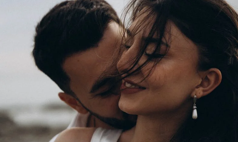 Když se láska láme mezi generacemi: Příběh o Anně, jejím synovi a snaše