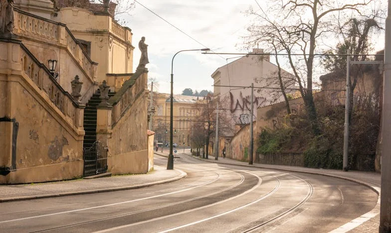 Když vás rodina vymaže z vlastního života: Příběh o sestře, dědictví a hořké spravedlnosti