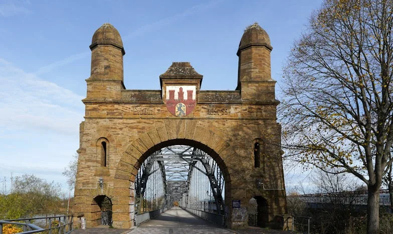 „Martino, můžeš pomoct s dědou Františkem?” – Jak jeden telefon změnil náš život navždy