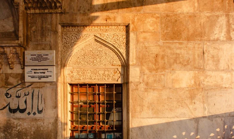 Mezi dvěma ženami: Můj muž, jeho matka a já – Manželství na hraně propasti