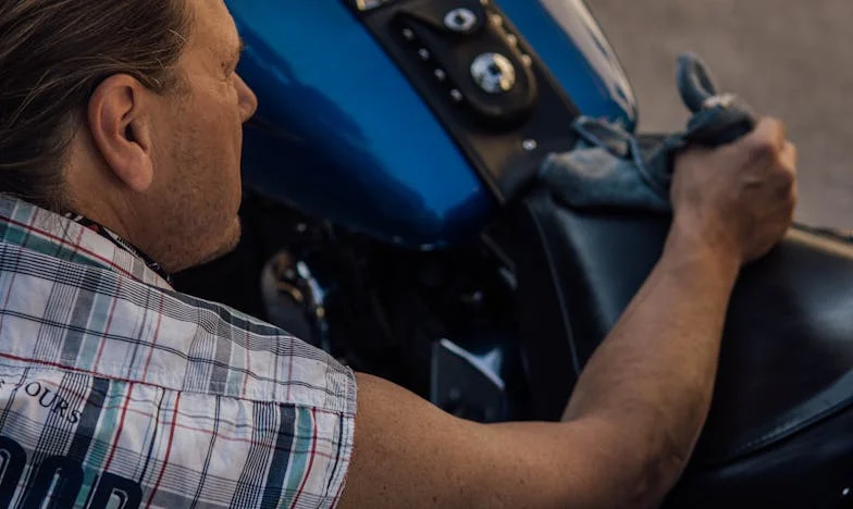 „Zabal si a pojď hned!” – Jak moje tchyně převzala kontrolu nad naším životem