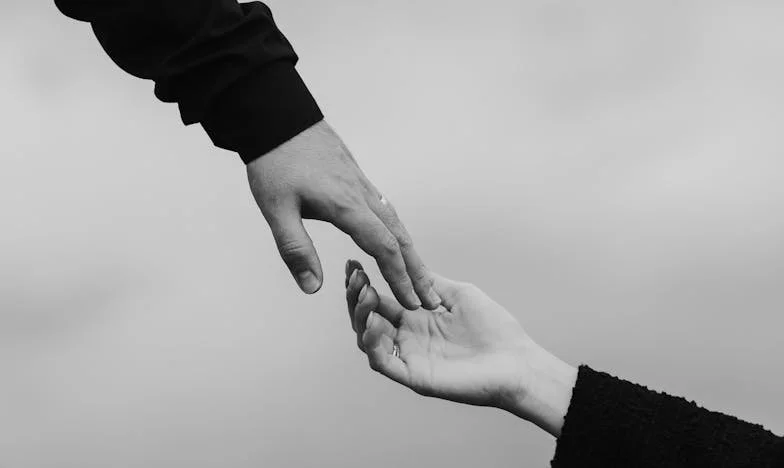 „Celý život jsem šetřila pro dceru, teď pro mě nemá ani postel“ – Příběh o obětech, rodinných konfliktech a zklamaných očekáváních