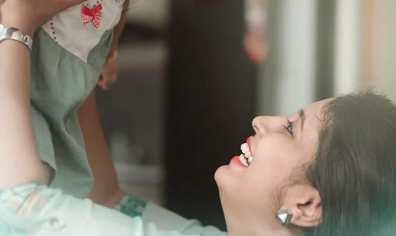 Mezi láskou a výmluvami: Příběh o mé tchyni, vnoučatech a nevyřčených pravdách