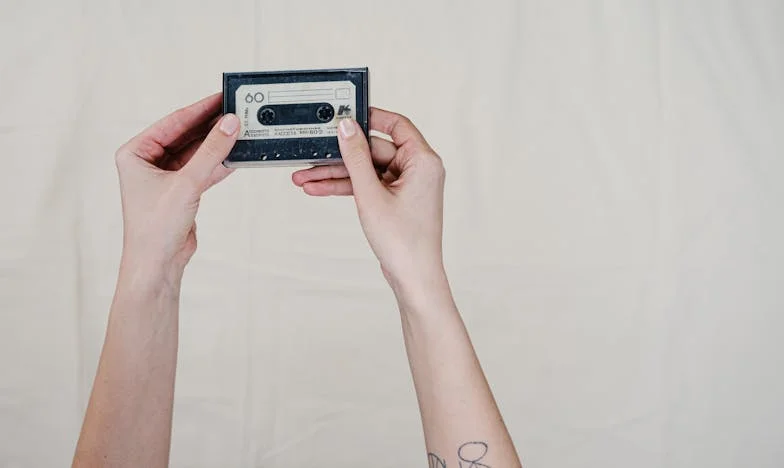 Vzala jsem k sobě sestřenici v nouzi. Teď vím, že mě okrádala – a nejvíc bolí, že jsem jí věřila