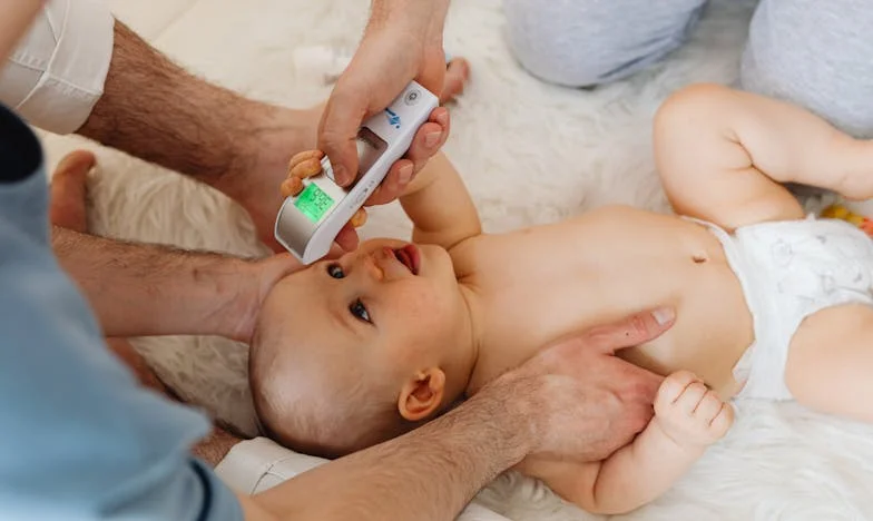 Když jsem slyšela cizí hlas v dětském monitoru: Příběh jedné matky z Brna