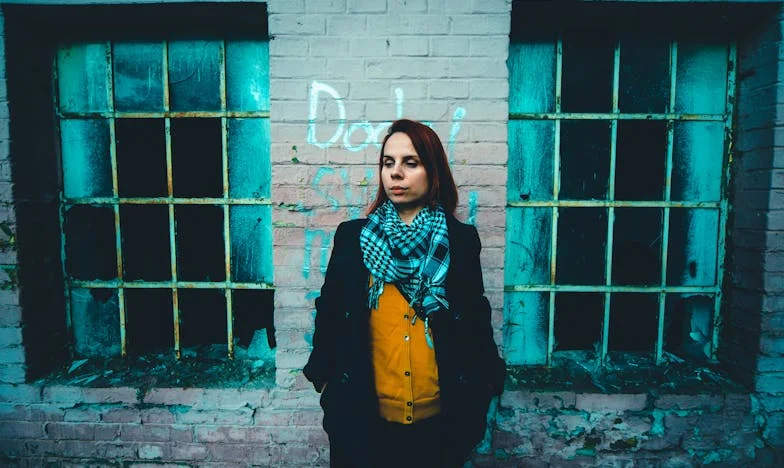 Když ti tchyně přinese kýbl přerostlých okurek: Léto v stínu rodinných srovnání