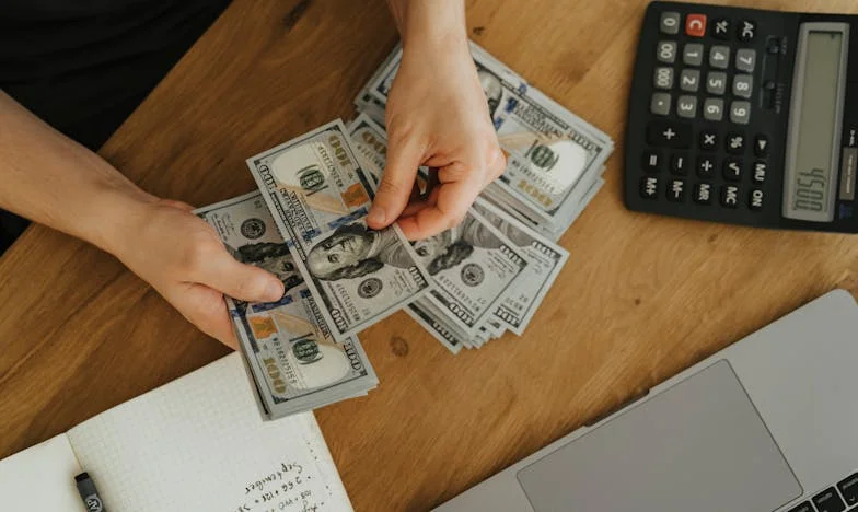 Oslava, která mě málem zlomila: Jak jsem (ne)zvládla narozeninovou hostinu pro tchýni