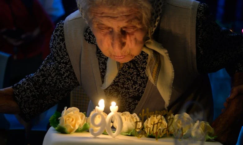 Pomohla jsem ženě v nouzi – a zjistila, že kdysi zničila život mé matce. Co bych udělala znovu?