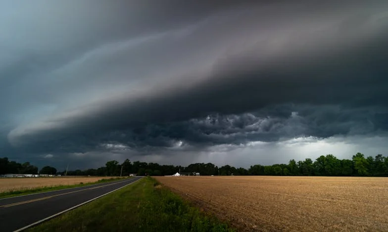 „Mami, tohle je moje dcera.“ Můj syn stál ve dveřích s uzlíkem v náručí a já nevěděla, co dělat