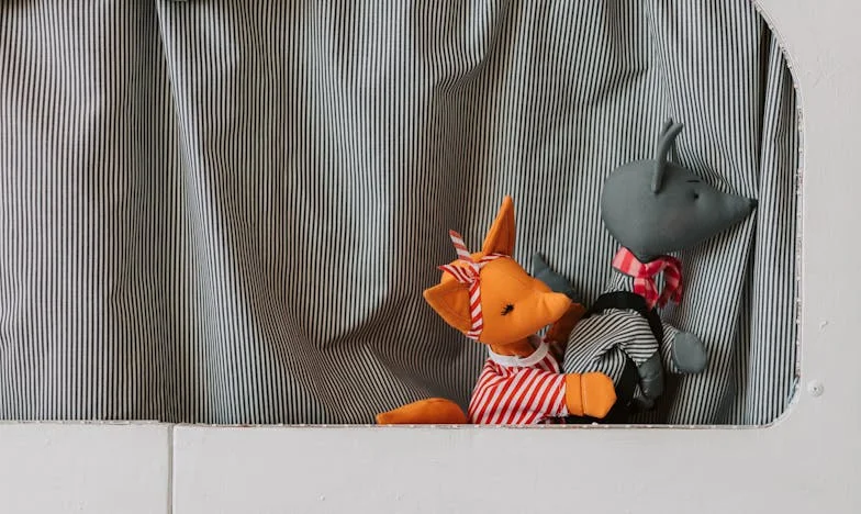 Přišla jsem ke snaše v deset ráno: Syn v práci, děti si hrají samy a ona ještě spí. Co se to dnes děje s rodinami?