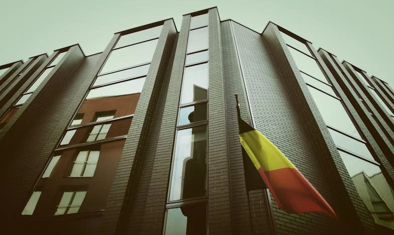 „Vy si užíváte, zatímco my toneme v dluzích“ – Je moje penze opravdu jen moje, nebo celé rodiny?