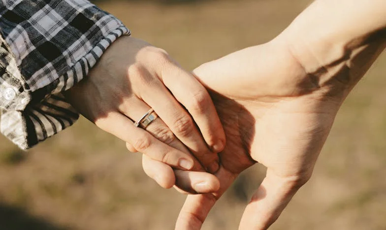 Ukradla mi osmdesát tisíc… a pak přišla na mou svatbu, aby si vzala ještě víc