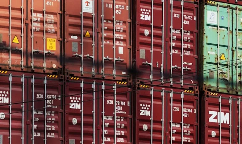 Zlomené pouto: Jak jsem přesvědčila manžela, aby se odstřihl od své rodiny, než nám zničili život