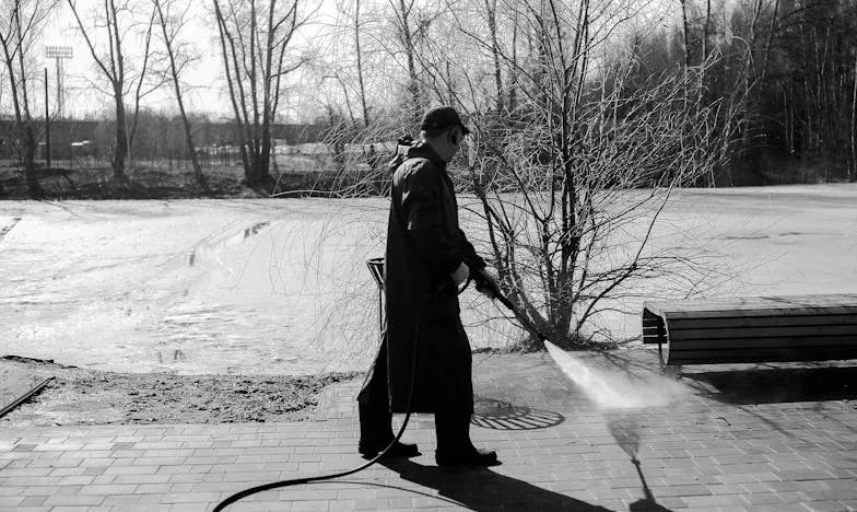 Když se náš rodinný pozemek stal věcí všech: Příběh o ztrátě, návratu a starých ranách