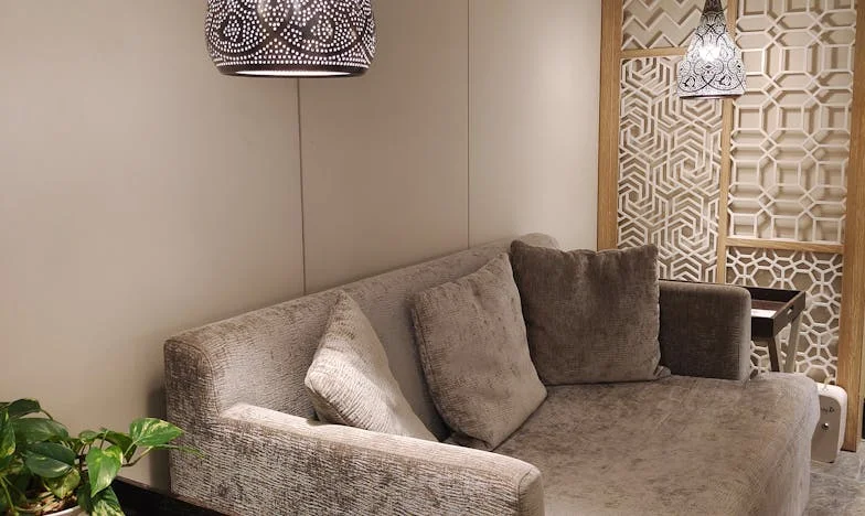 Между тишината и истината: Моят живот с диагноза