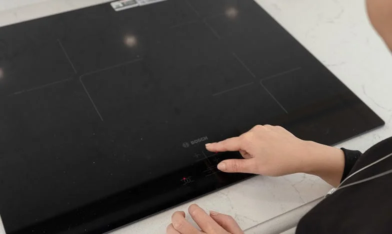 Апостолът, който изяде дома ни – докъде стига търпението на едно семейство?