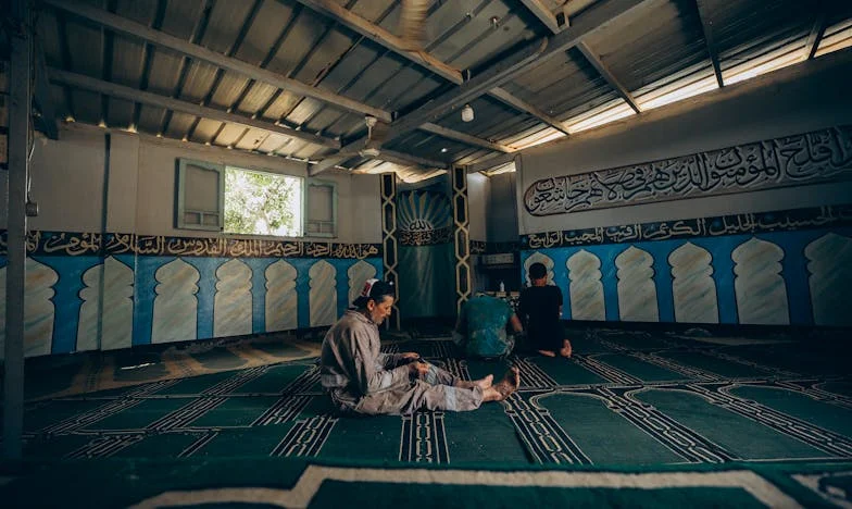 Когато миналото почука на вратата: История за изгубена любов и семейни тайни