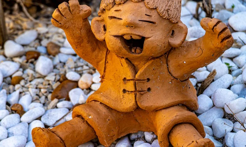 Не е нужно да си красива, достатъчно е да си полезна – една българска история за невидимостта