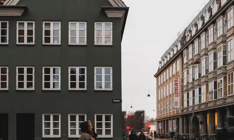 Когато децата затворят вратата: Историята на една майка, останала сама