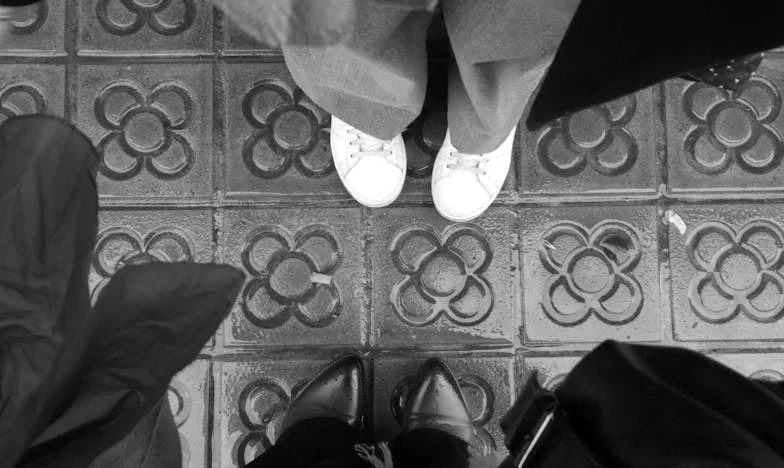 Когато любовта си тръгне посред нощ: Историята на една разбита българска душа