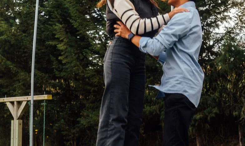 Когато разбрах за сватбата на сина си от съседката: Историята на Мария и мълчанието в семейство Попови