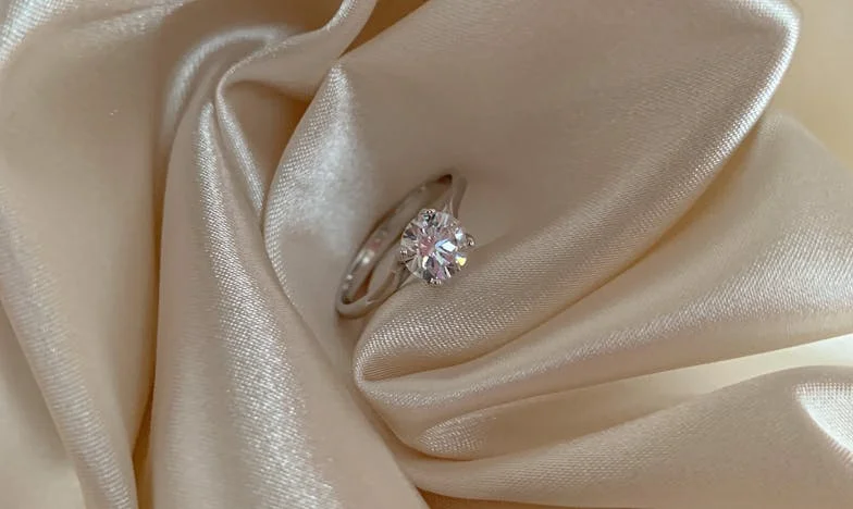 Когато свекървата каза: „Е, ще теглим ли кредит?“ – а аз бях невидима. Моята история за това как се върнах при мама