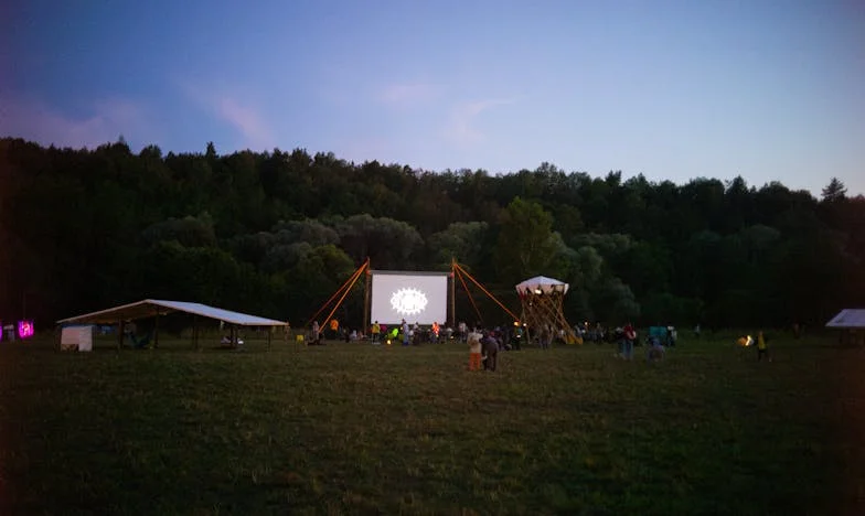 Между молитвата и сълзите: Моята битка за дом, любов и достойнство под един покрив с тъщата