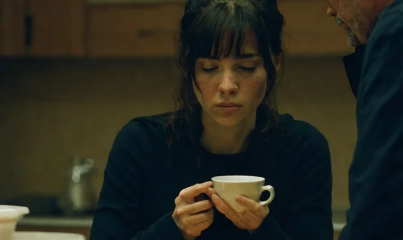 Моят съпруг, неговият портфейл и моят затворен дом: История за брак без свобода