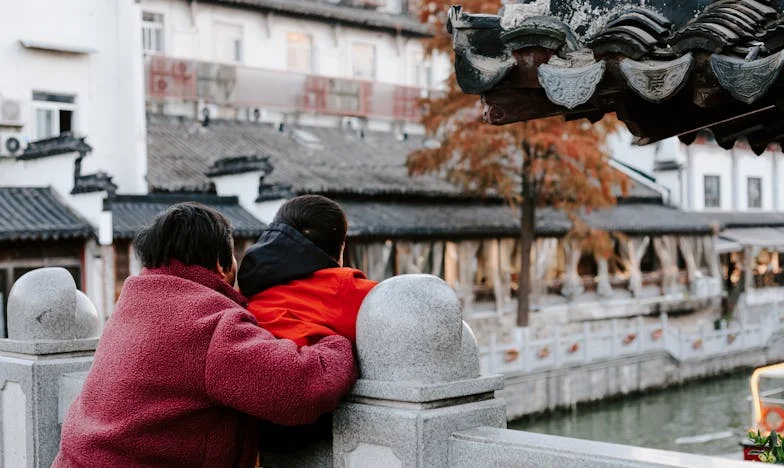 „Върни роклята — така или иначе не ти стои“: Сблъсък със свекърва ми, интриги и борба за собственото ми семейство