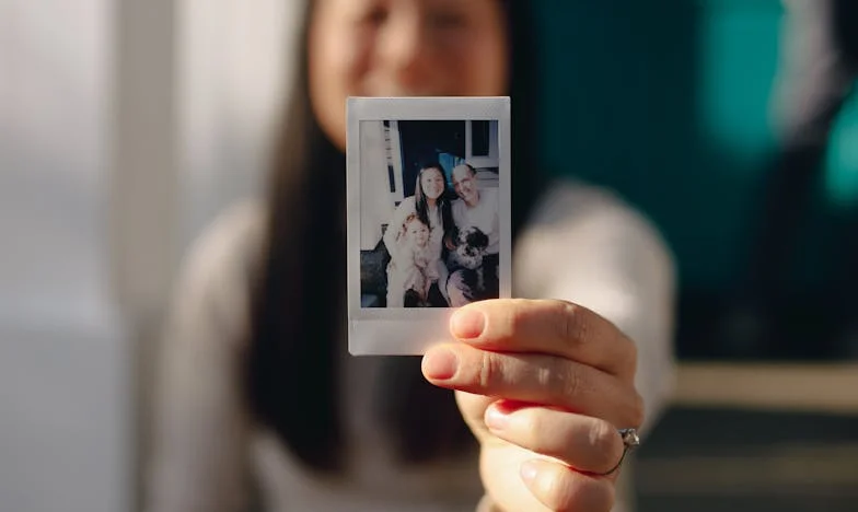 Непоканеният гост: Брачен изпит в малкия апартамент