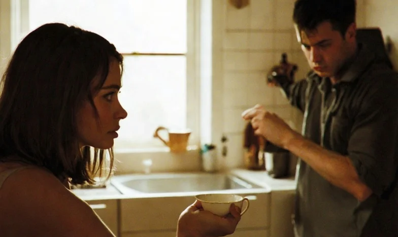 Отдалечавам се от майка ми: Пътят към себе си и разклатения ми брак