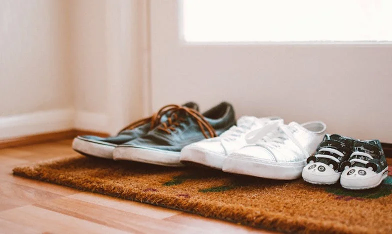 Сянка от чекмеджето: Тайна, която не трябваше да откривам