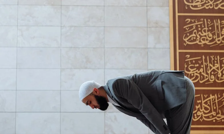 „Ако не можеш да поддържаш ред, събирай си багажа” – Моята битка с обсесията на съпруга ми, която разруши нашето семейство